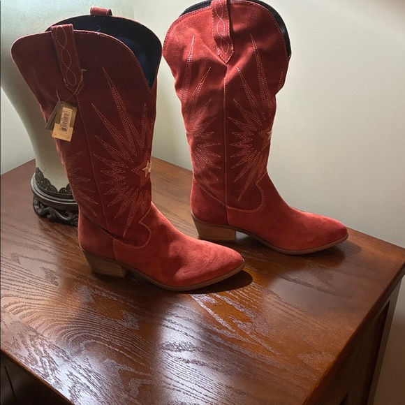 Dingo Red Star  Suede Heeled Boots NWT 10 - Picture 3 of 7